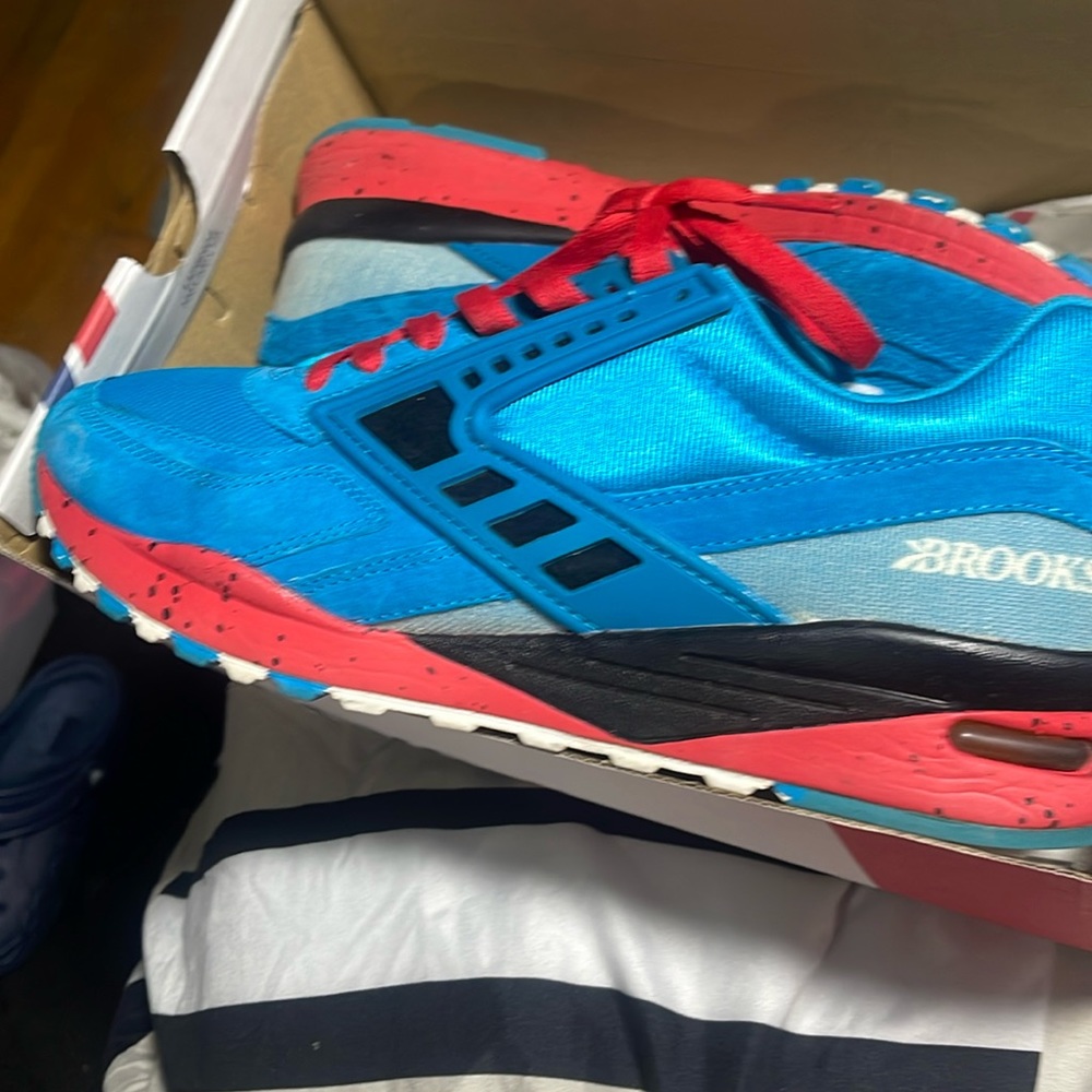 Brooks Sneaker worn twice . Like new